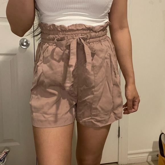 Paperbag style shorts - Picture 1 of 2